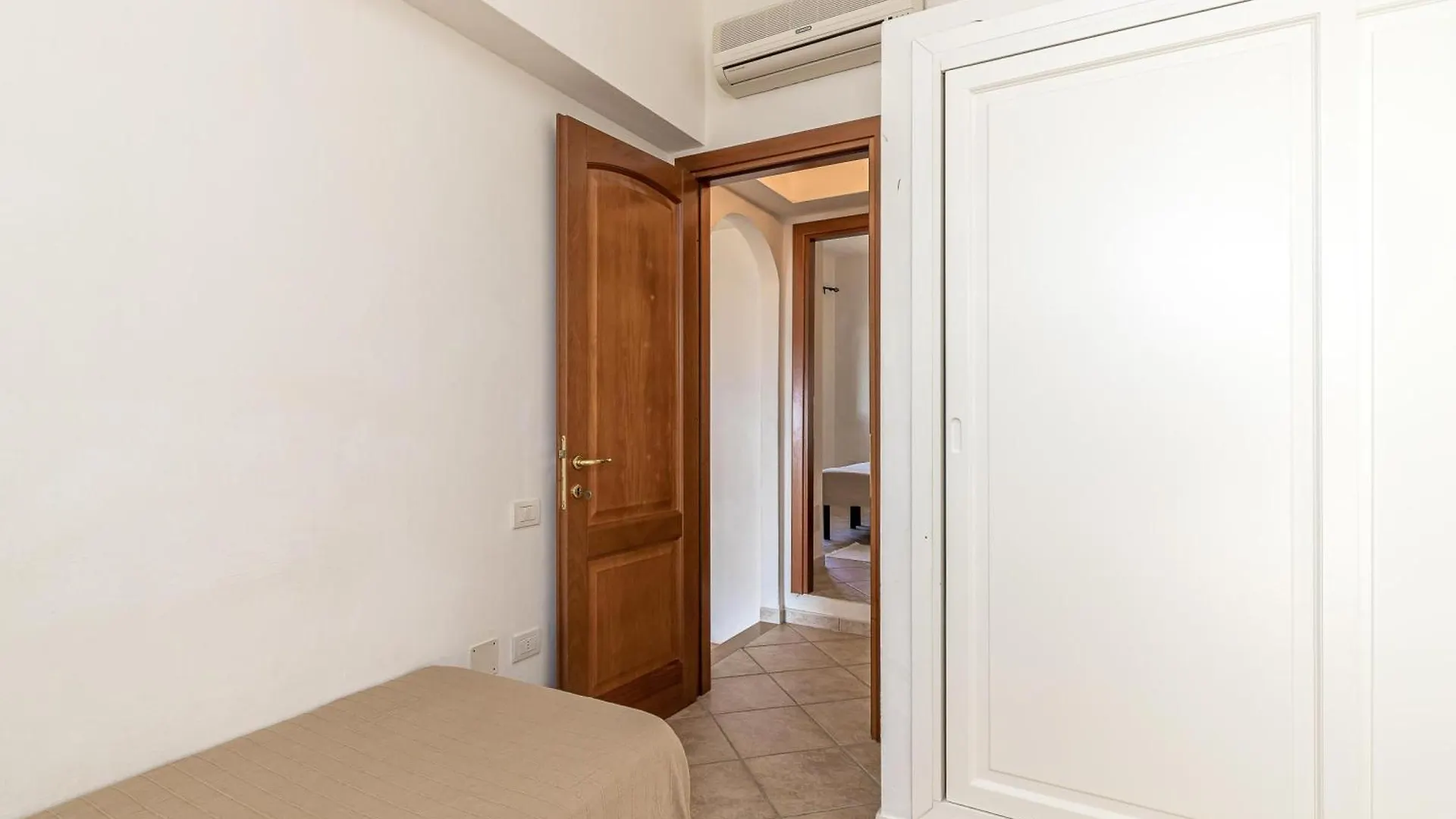 Villetta Franca 100M From The Beach - Happy Rentals Golfo Aranci 0*,